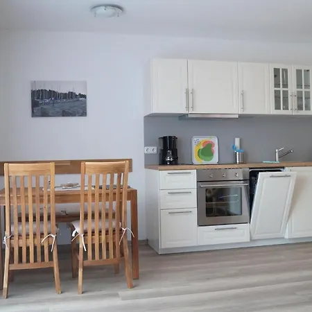 Lindenstrasse 13 4 Apartment *