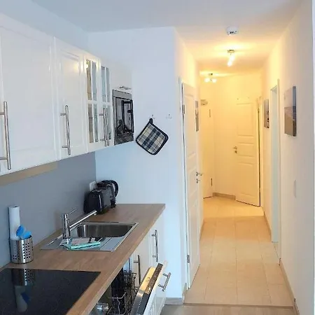 Lindenstrasse 13 4 *